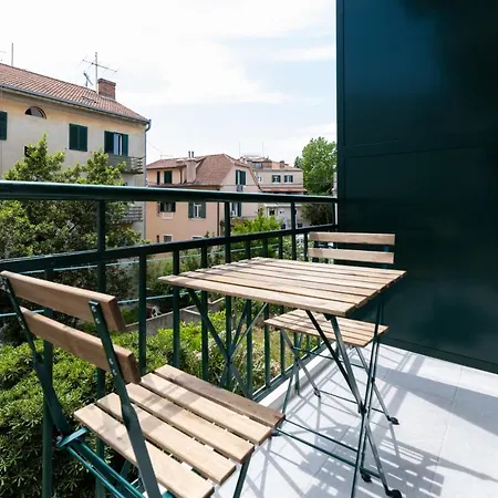 Konukevi Finest Leonilda-central With Balcony