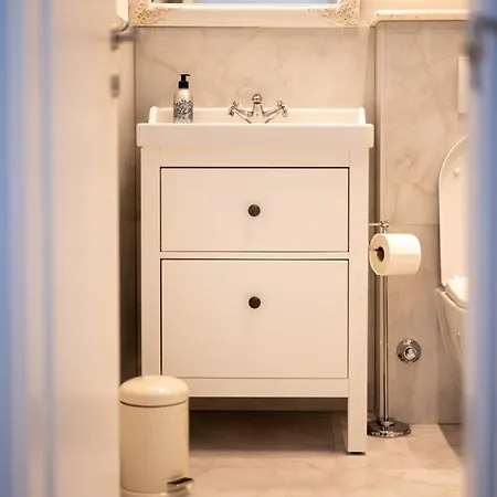 Gostinjska kuća Finest Leonilda 4*