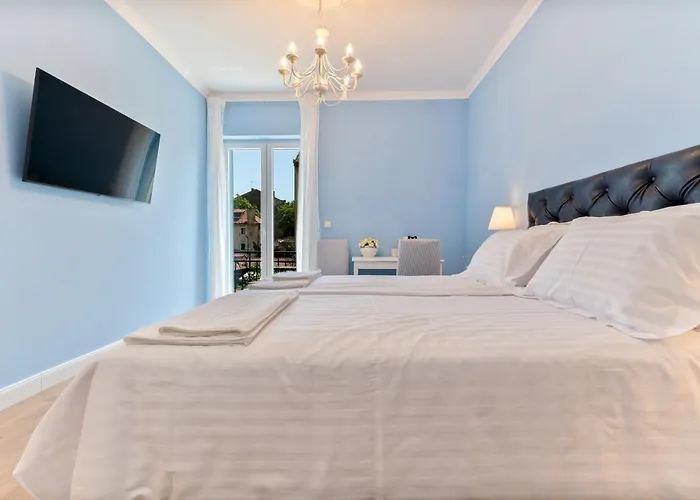 Finest Leonilda-central With Balcony Pensionat